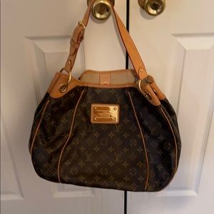 Authentic discontinued Louis Vuitton Galliera Pm